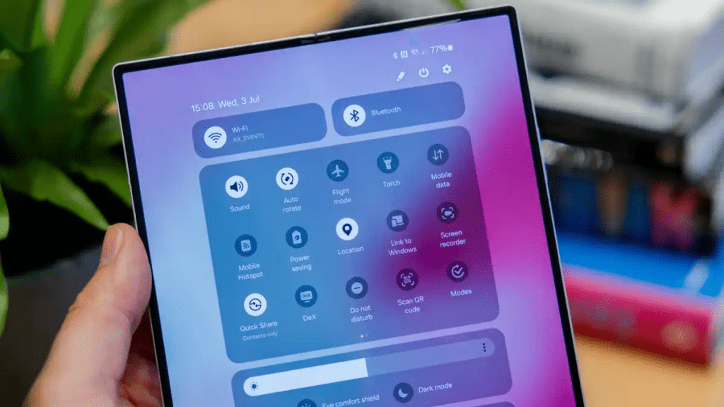 Z Fold 6’s Connectivity is Fast and Feature-Rich